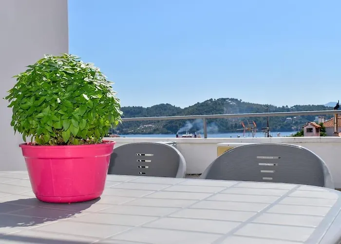 With The View Semesterbostad *