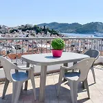 With The View Semesterbostad