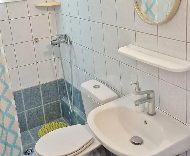 With The View Skiatos