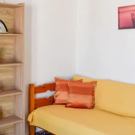 With The View * İskados